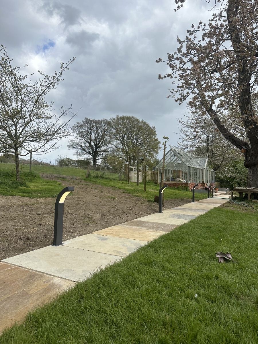 Garden bollard lighting